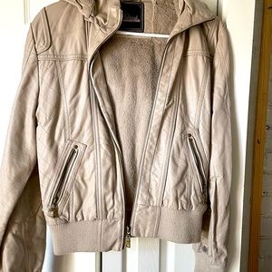 Sweater/ Coats. Size M. In good condition